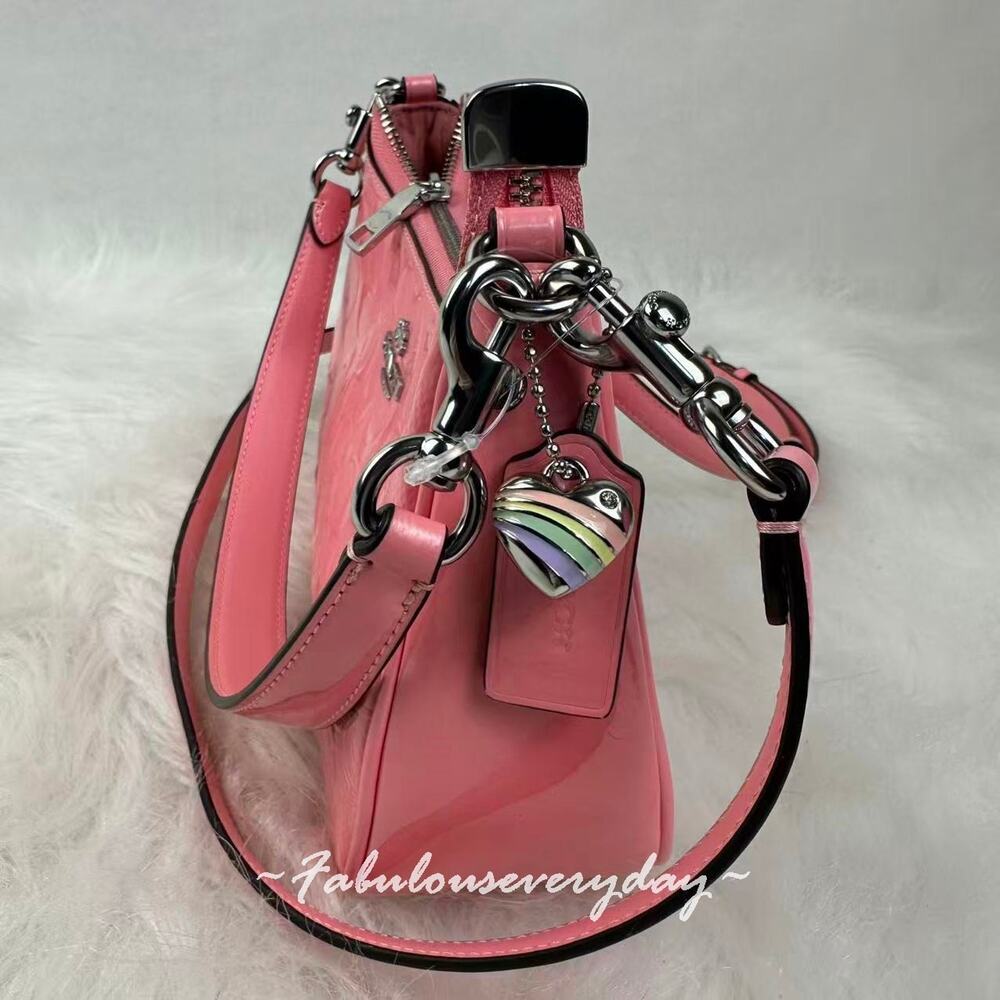 Coach Teri Shoulder Bag In Signature Leather With Heart Charm Sv/Pink CDA98 NWT - Picture 2 of 9